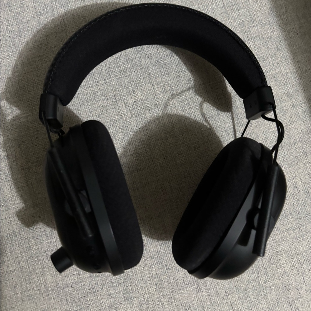 Black Wireless Over-Ear Headphones - Comfortable Sound